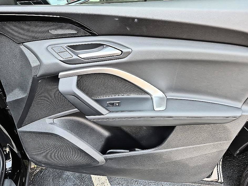 Used 2025 Black Audi Premium Plus image 33