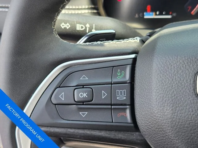 Used 2025 Silver Jeep Limited image 28