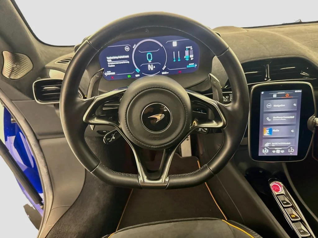 Used 2023 Blue McLaren  image 23