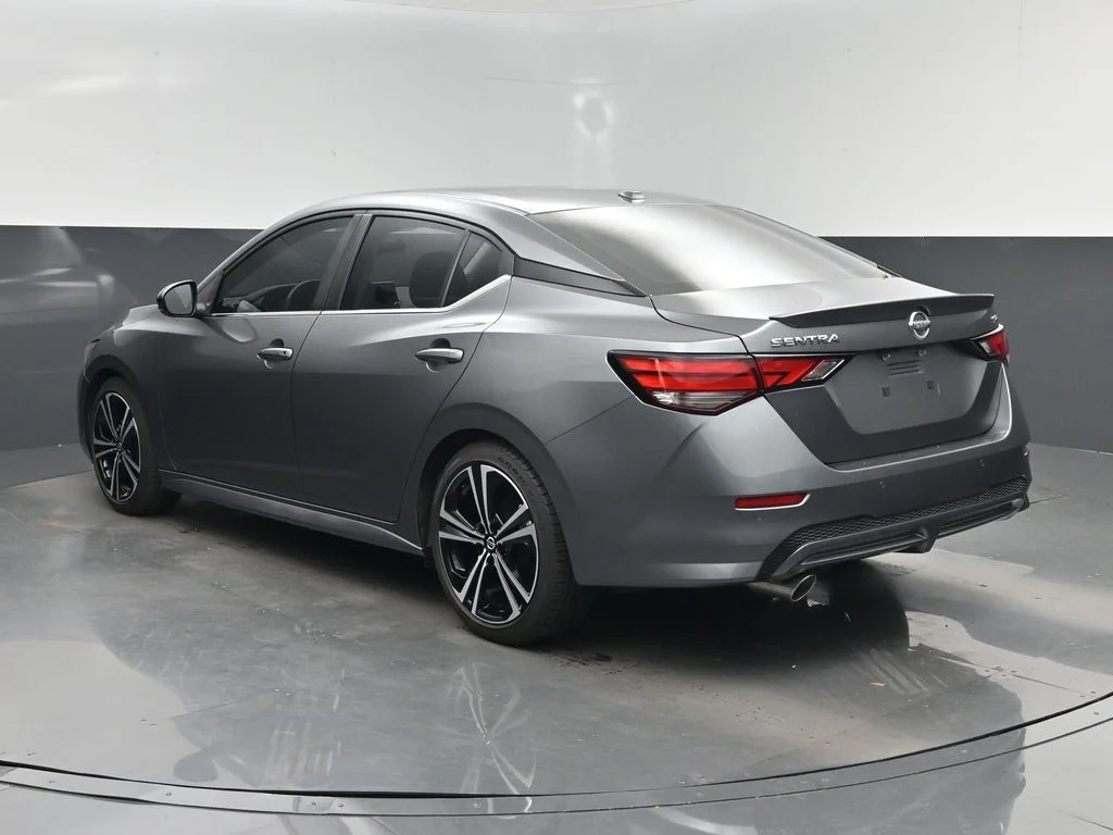 Used 2022 Gray Nissan SR image 4