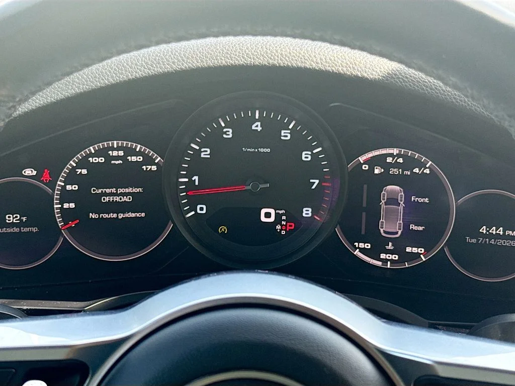 Used 2021  Porsche Base image 13