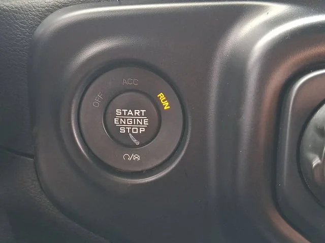 Used 2021 Green Jeep Sport Altitude 4x4 image 22