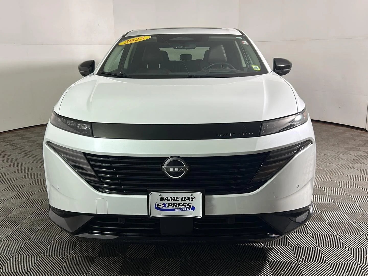 Used 2025 Everest White Pearl Tricoat Nissan Platinum image 12