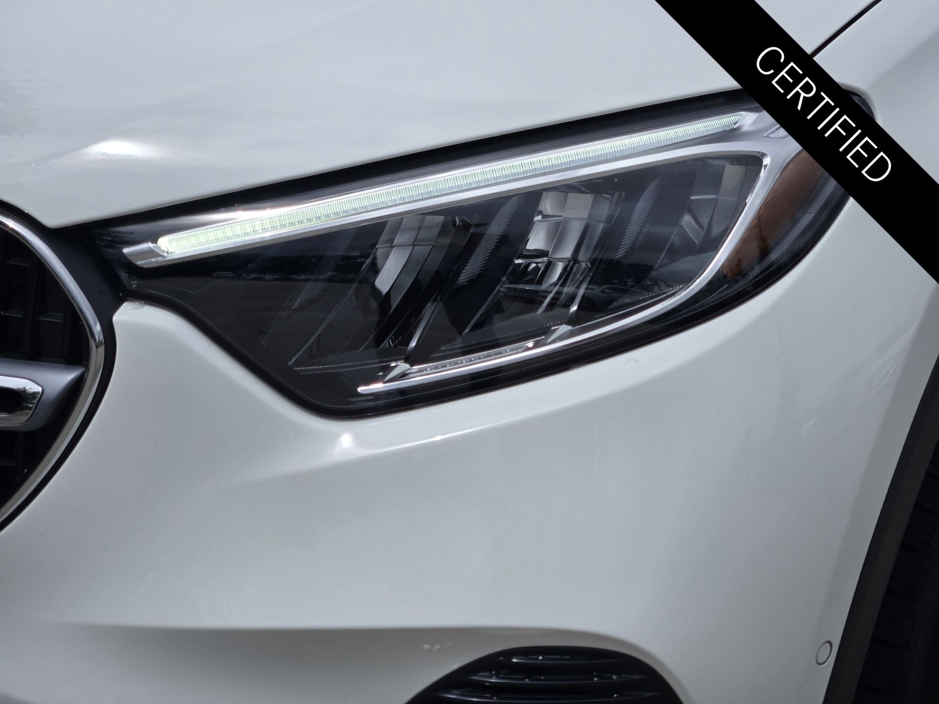 Certified Used 2026 Polar White Mercedes-Benz GLC 300 image 11
