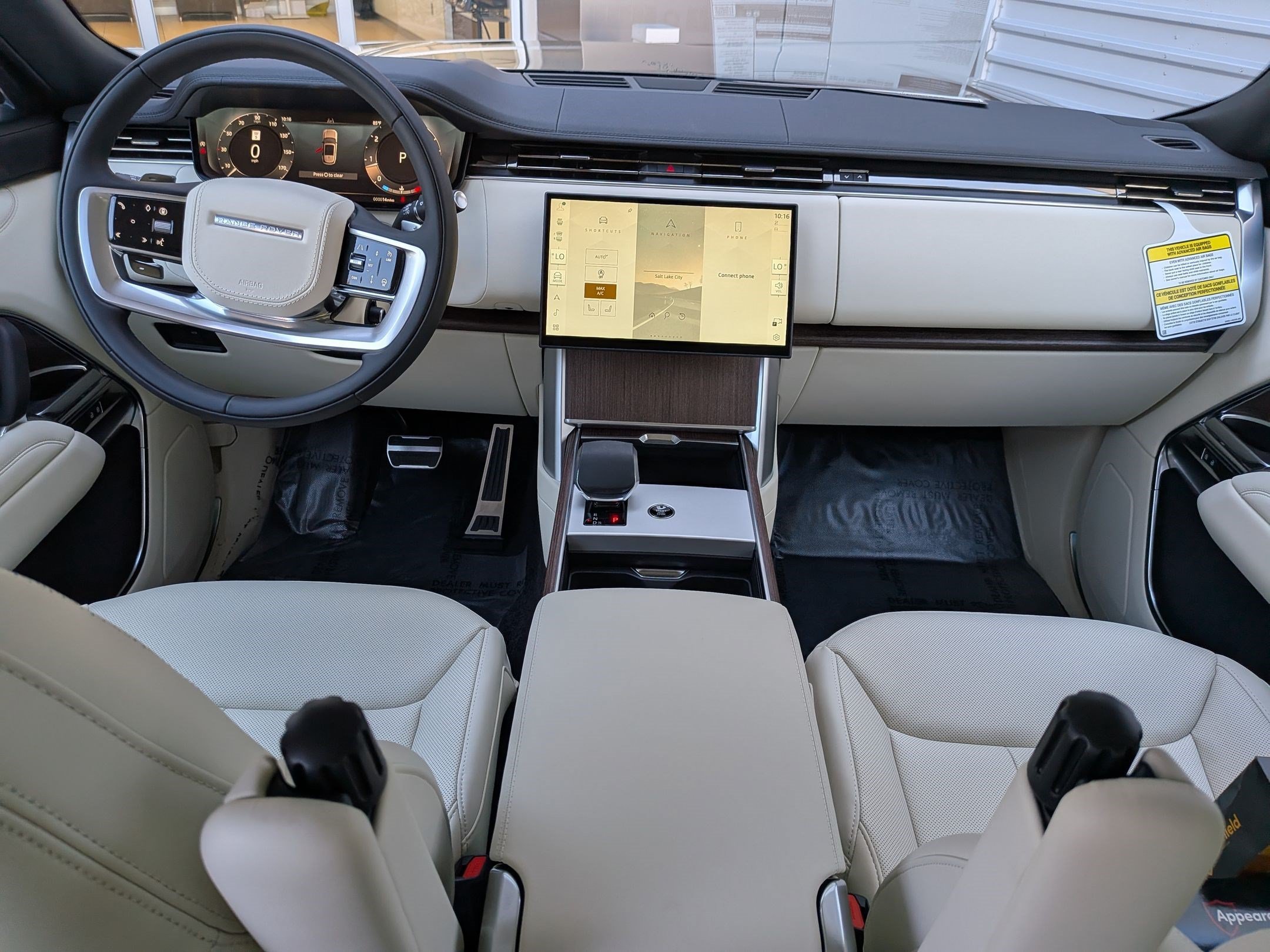 New 2026 Santorini Black Land Rover P400 SE 7 Seat image 25