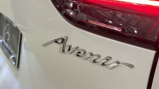 Used 2023 White Frost Tricoat Buick Avenir image 10
