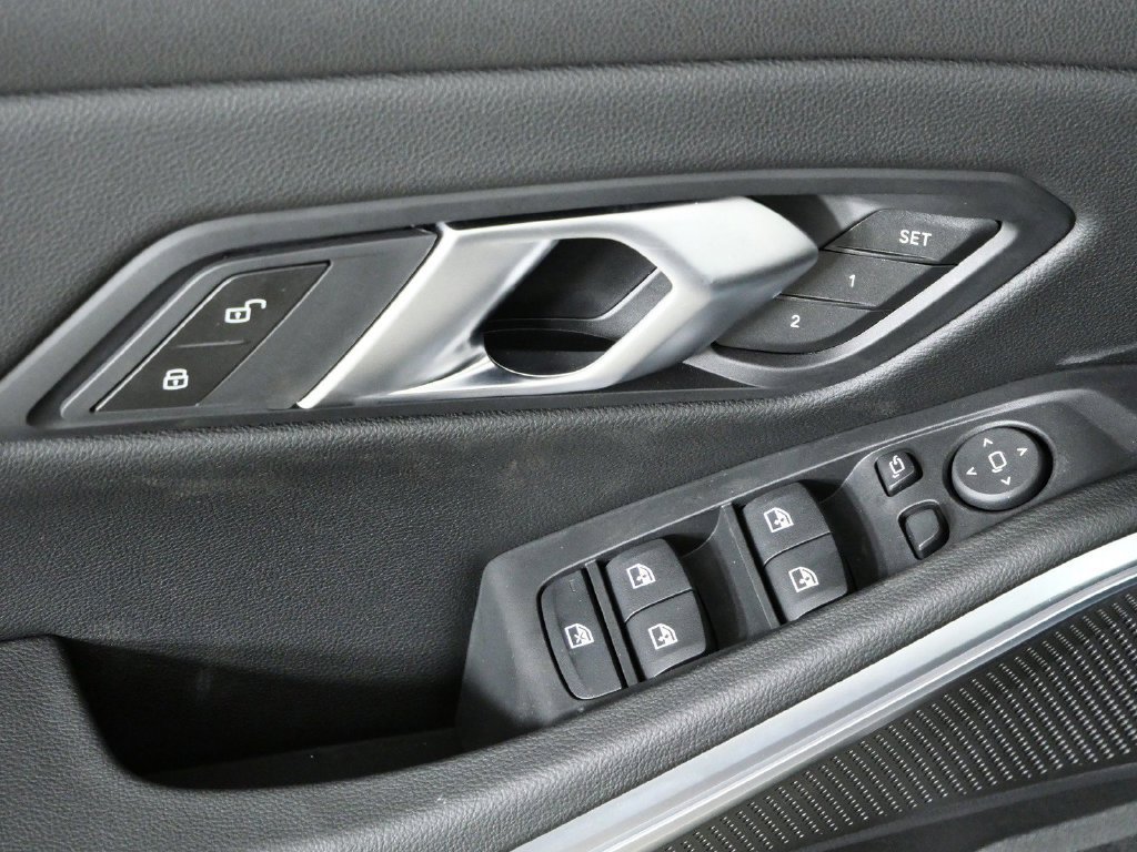 New 2026 Skyscraper Grey Metallic BMW 330i xDrive image 35