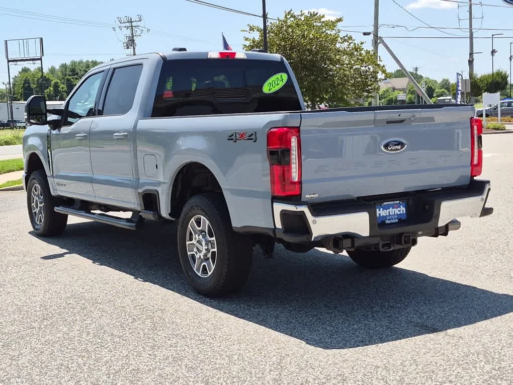 Used 2024 Glacier Gray Metallic Tri-Coat Ford LARIAT image 4
