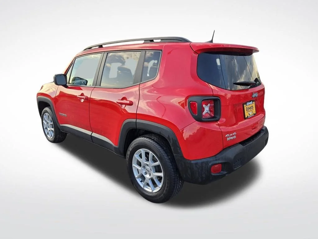 Certified Used 2022 Red Jeep Latitude image 7
