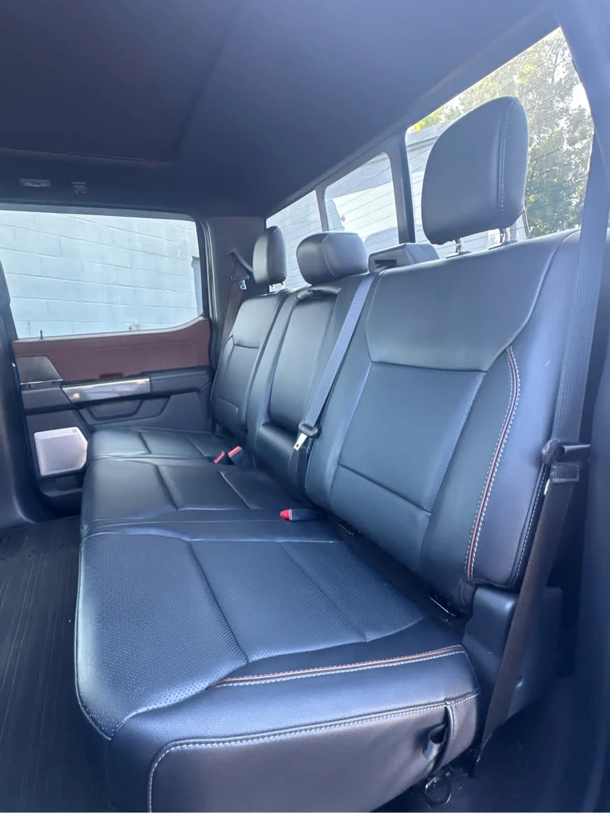 Used 2022 Atlas Blue Metallic Ford LARIAT image 13