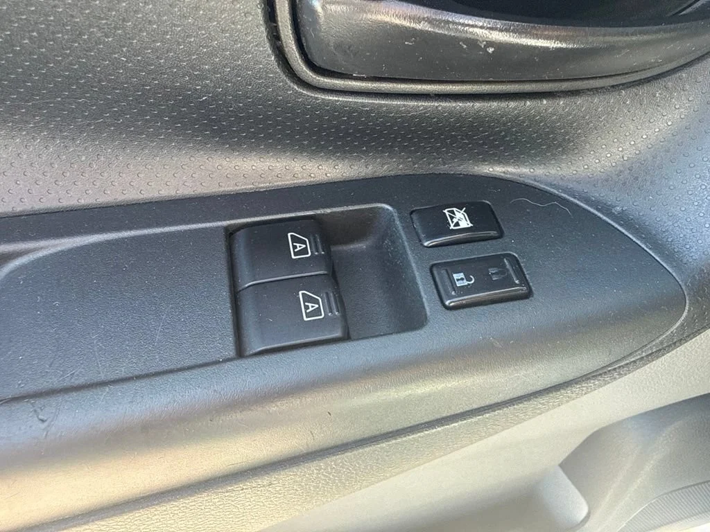 Used 2015 DESIGNER WHITE Chevrolet LT image 22