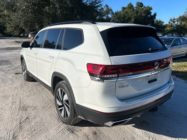 Used 2024 Pure White Volkswagen 2.0T SE w/Technology image 3