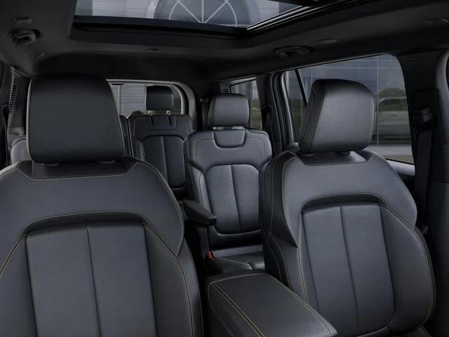 New 2026 Diamond Black Crystal Pearl-Coat Exterior Paint Jeep  image 27