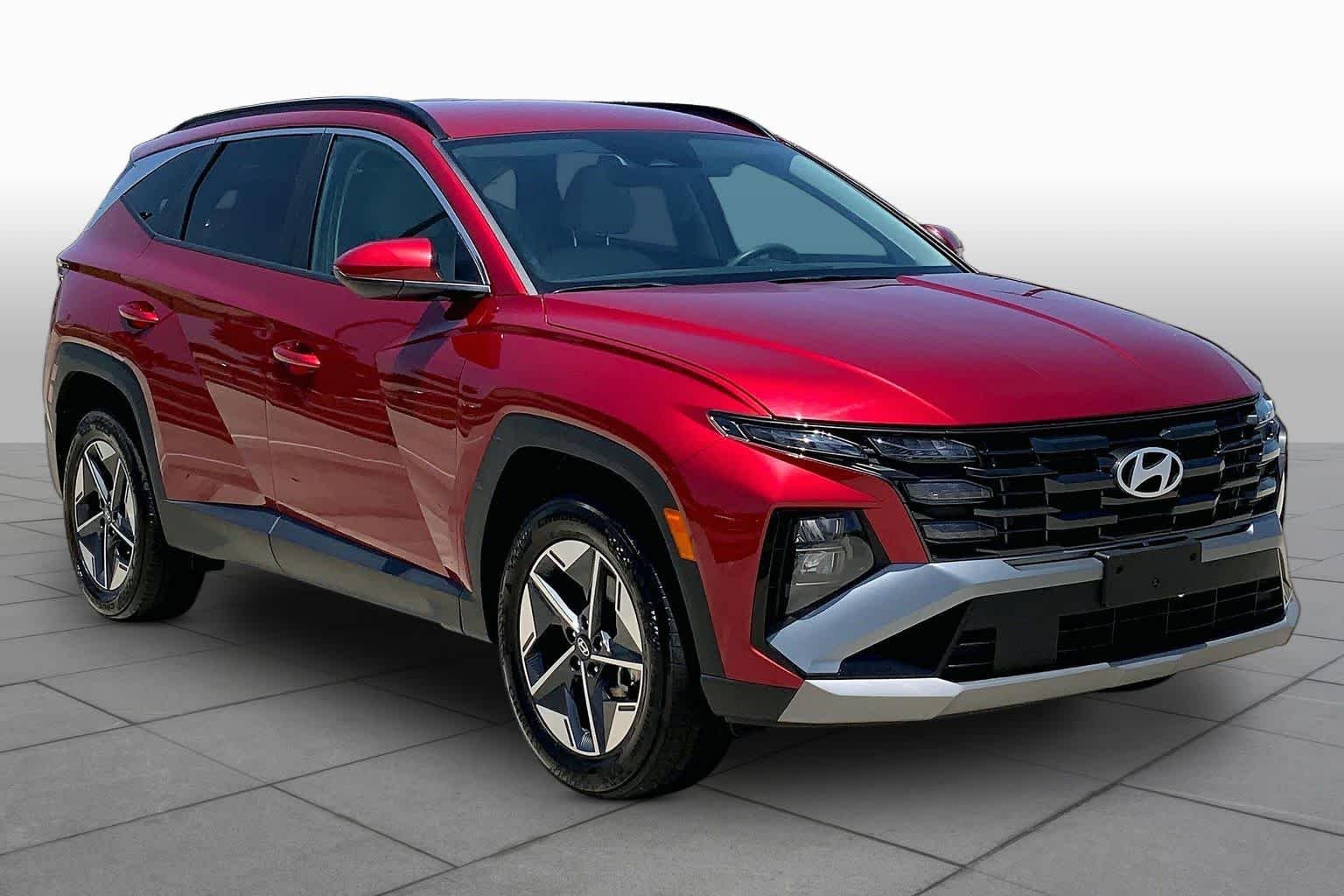 Used 2025 Ultimate Red Hyundai SEL image 3