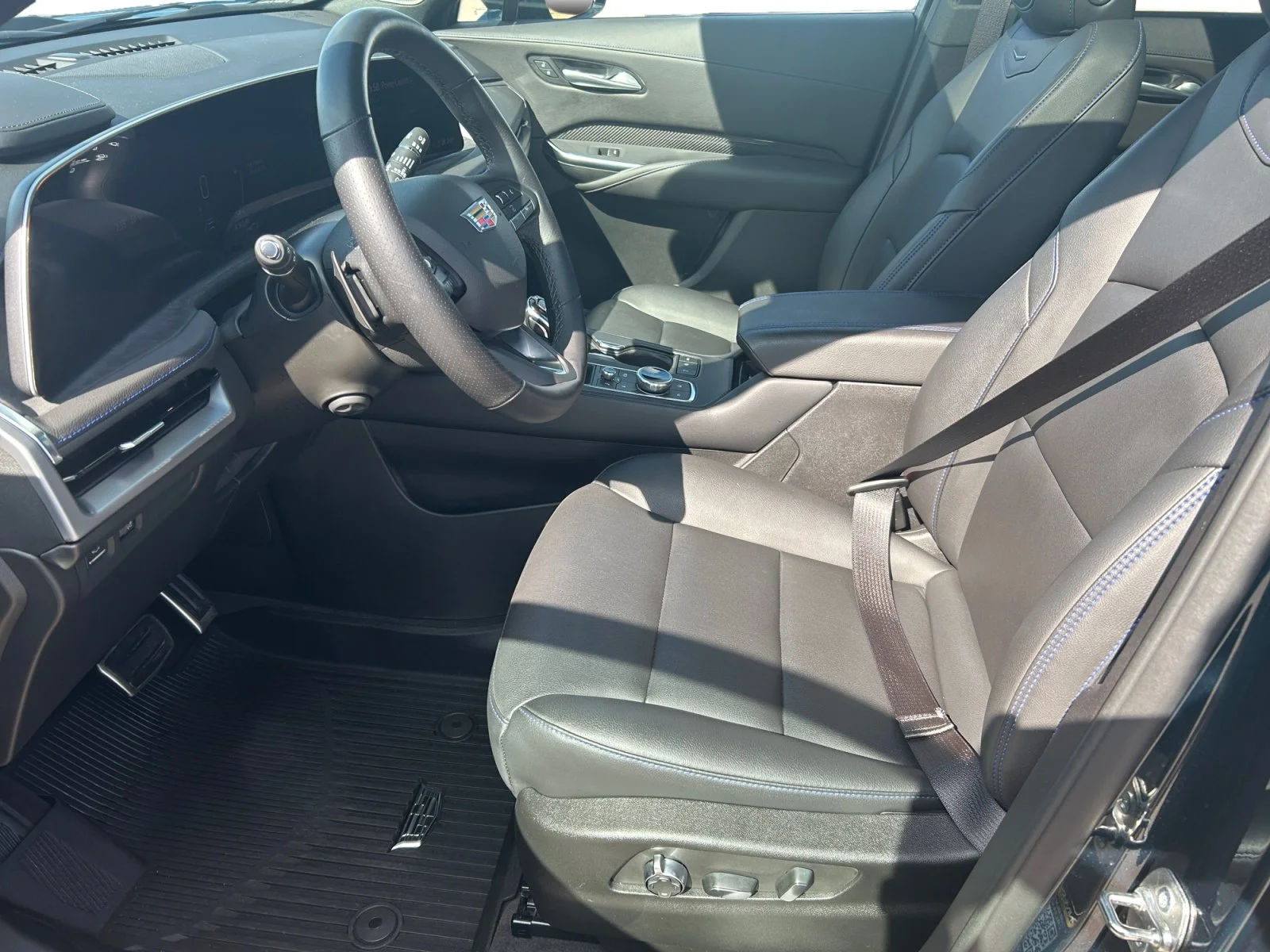 Used 2025 EMERALD LAKE GREEN Cadillac AWD Sport image 14