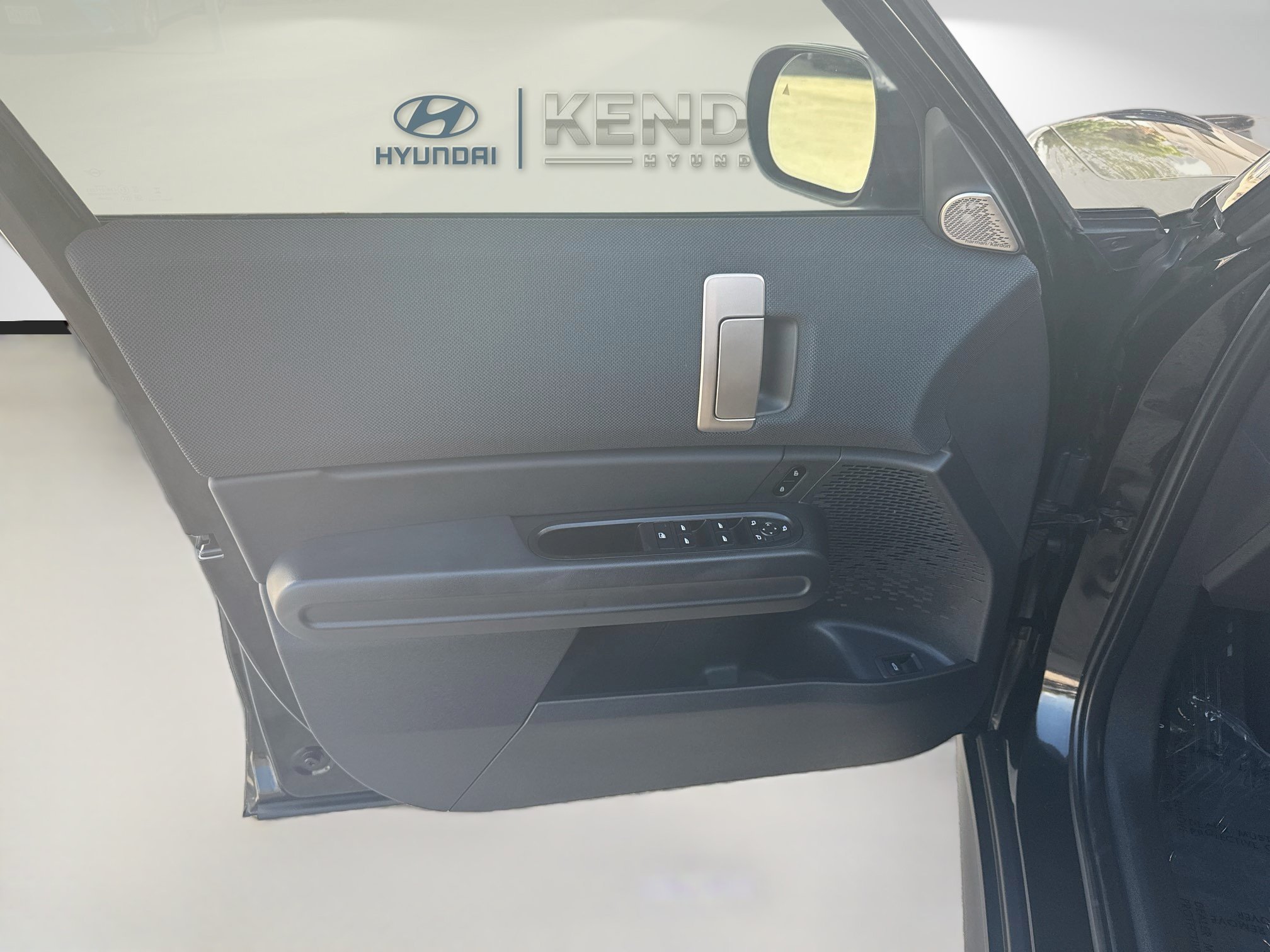 Used 2025 Midnight Black MINI S image 16