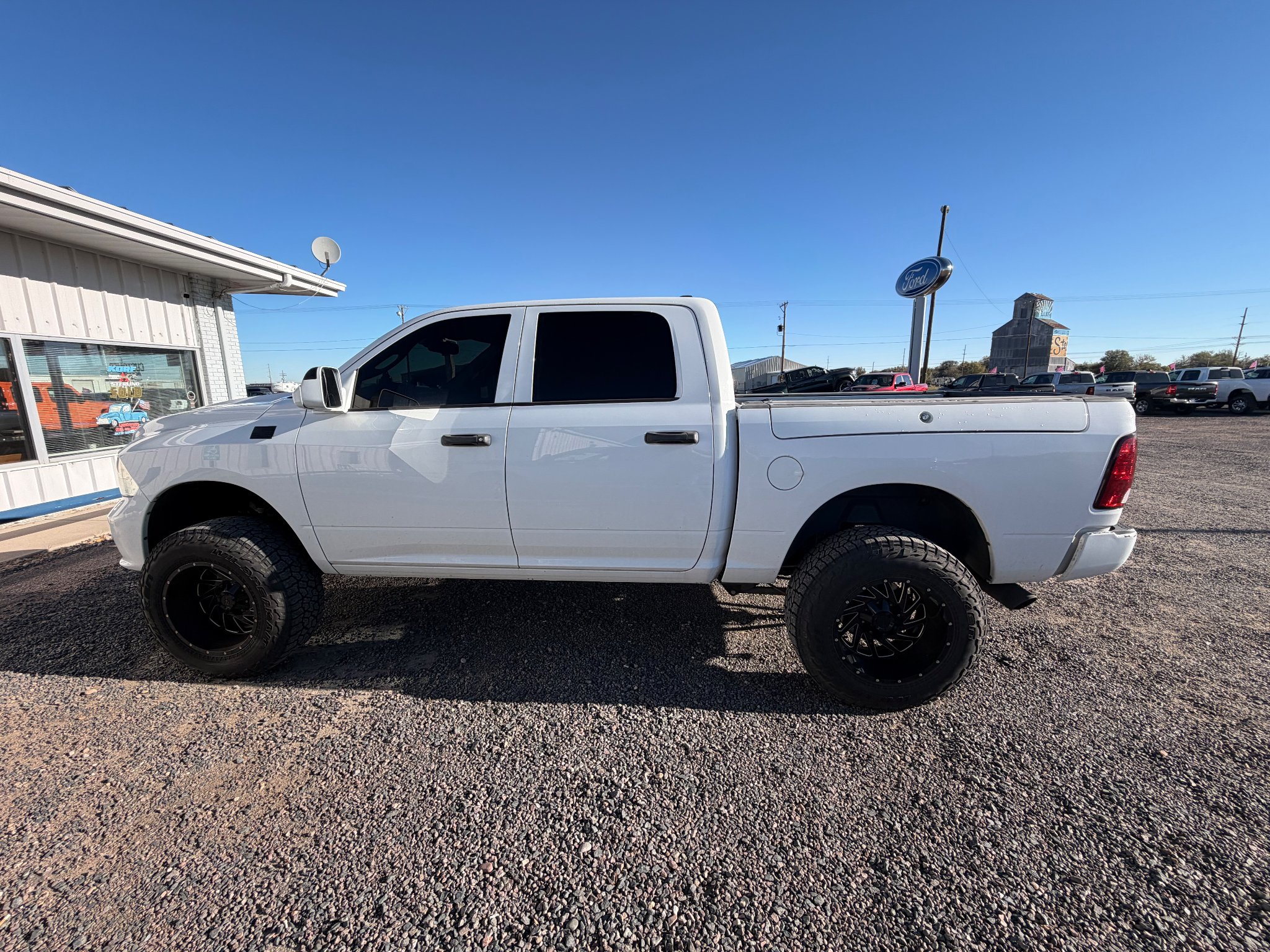 Used 2014 Bright White Clearcoat Ram Express image 5