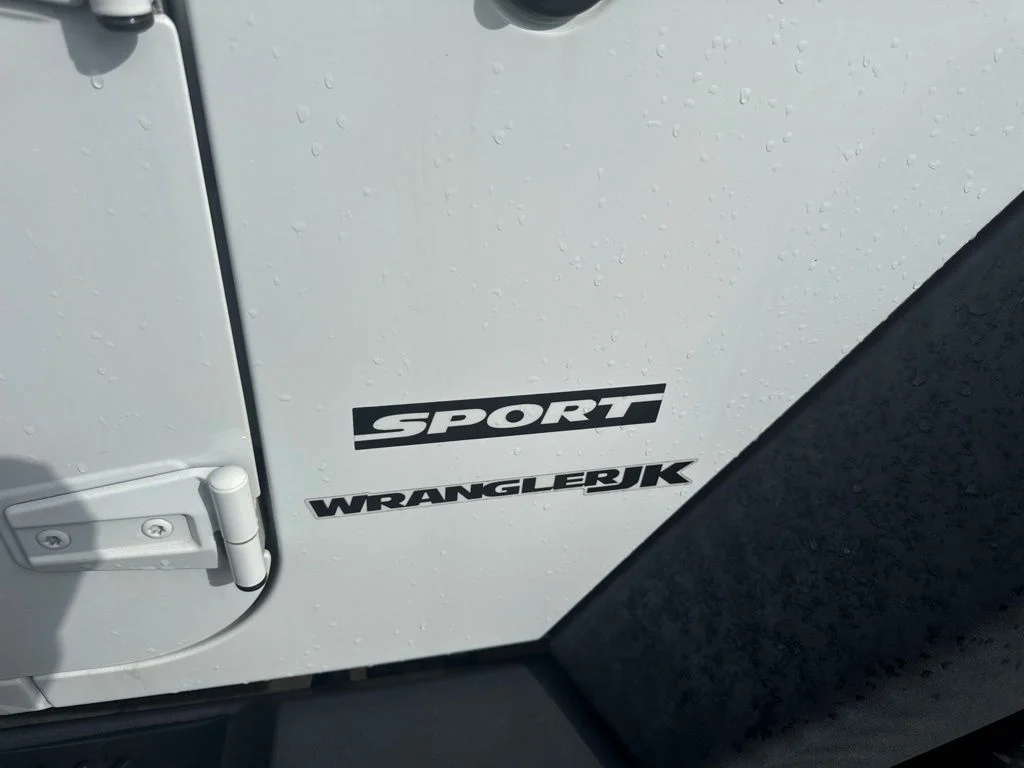 Used 2018 White Jeep Sport image 5