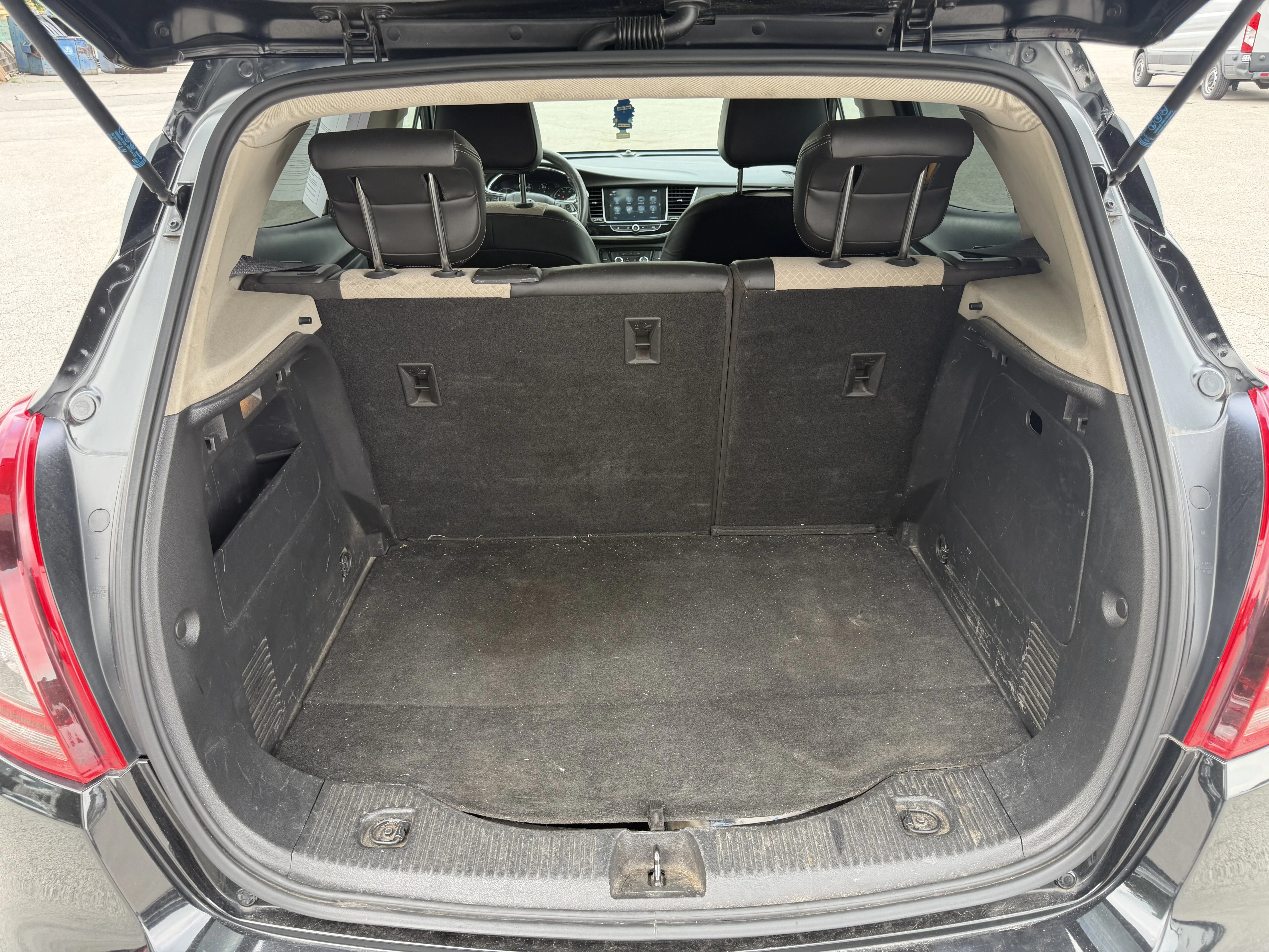 Used 2019 Ebony Twilight Metallic Buick Preferred image 9