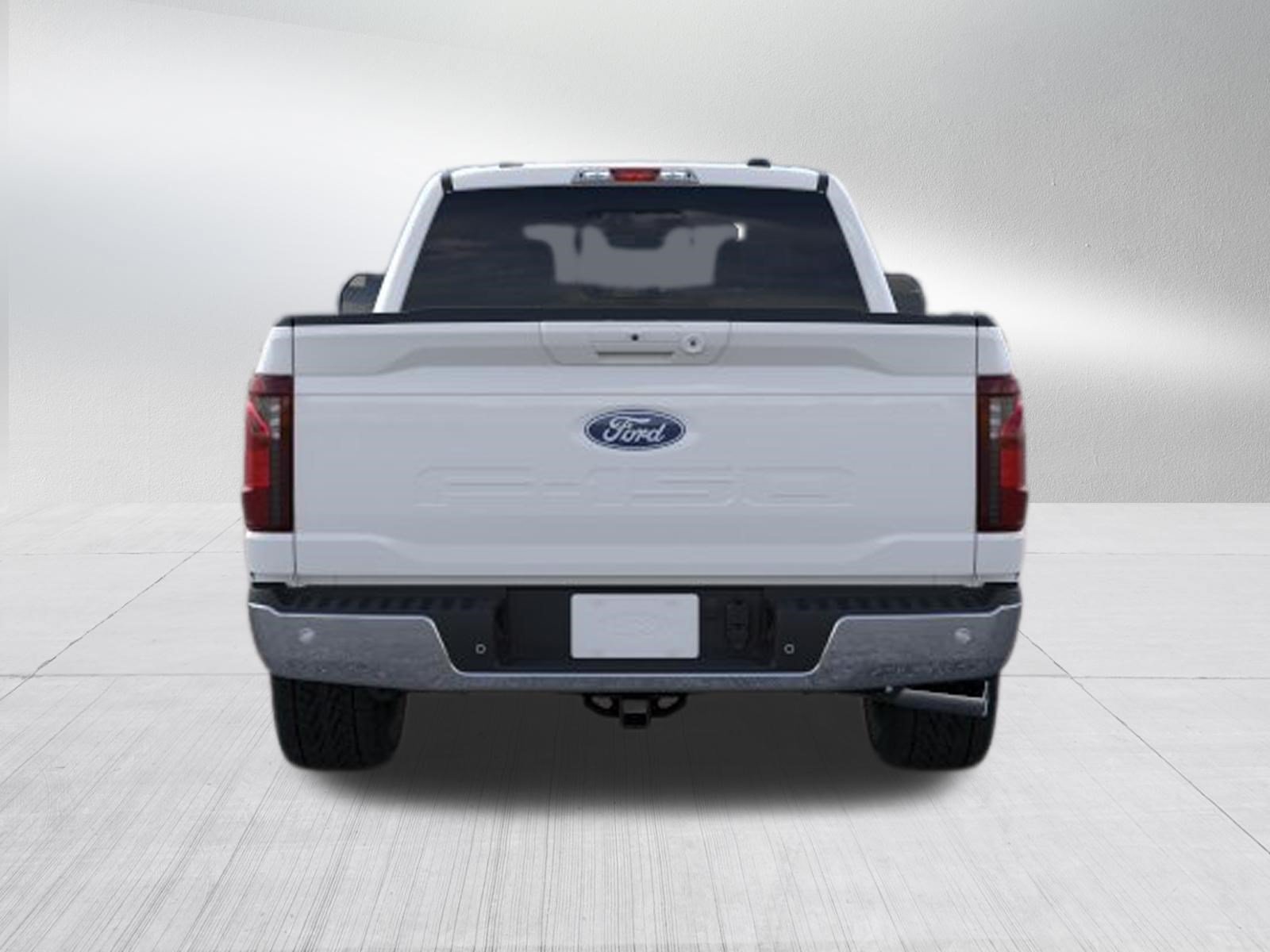 New 2026 Oxford White Ford XLT image 7