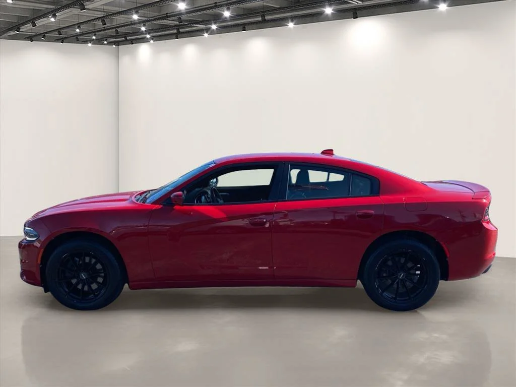 Used 2015 Redline Red Tricoat Pearl Dodge SXT image 4