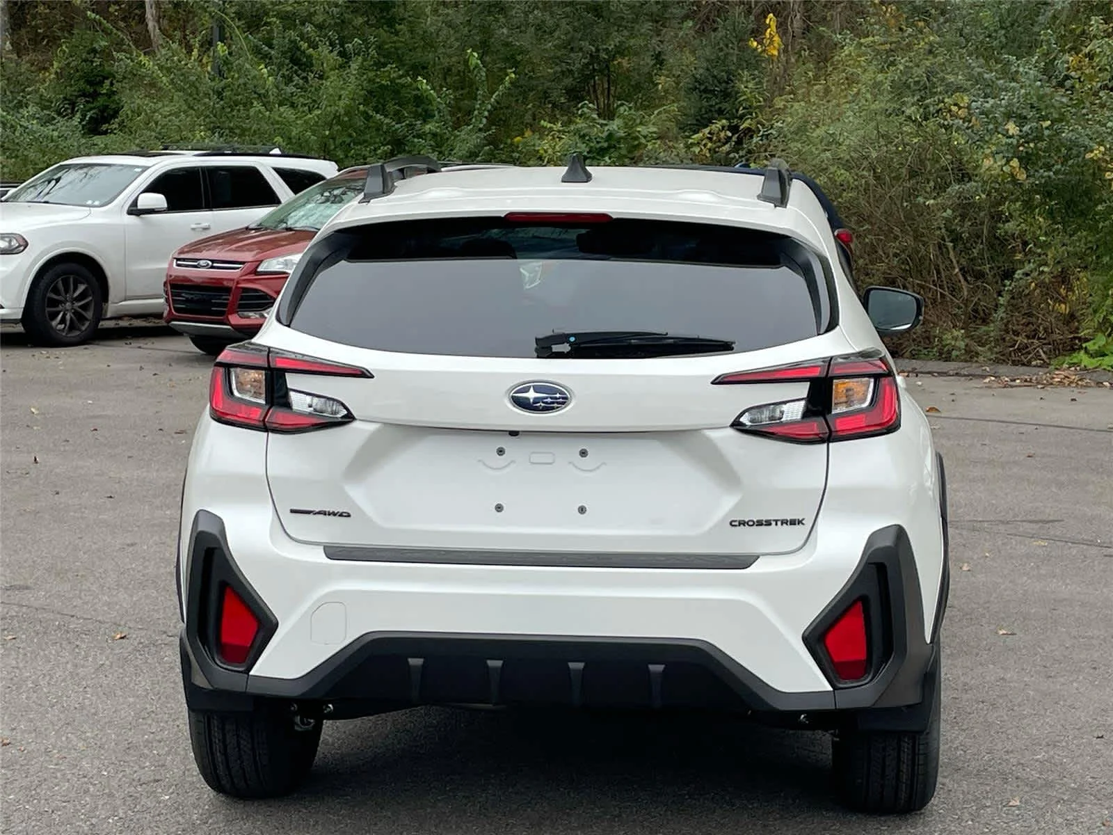 New 2027 CRYSTAL WHITE PEARL Subaru Premium image 4