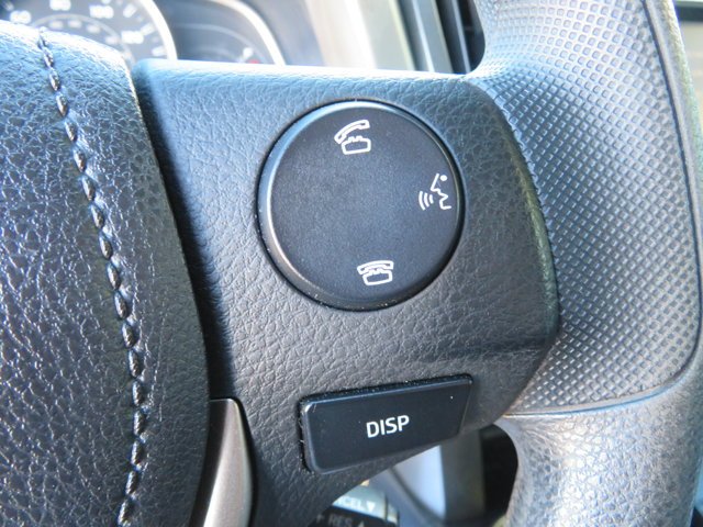 Used 2015  Toyota LE image 27