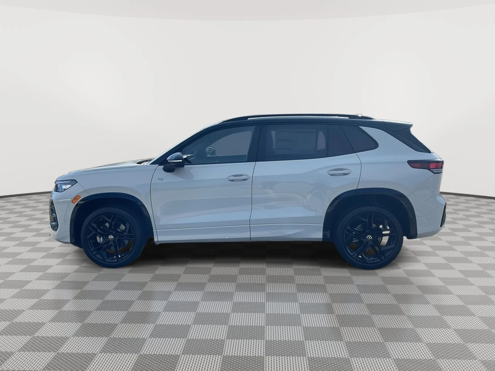 New 2026 Sandstone w/Deep Black Roof Volkswagen SE R-Line Black image 8