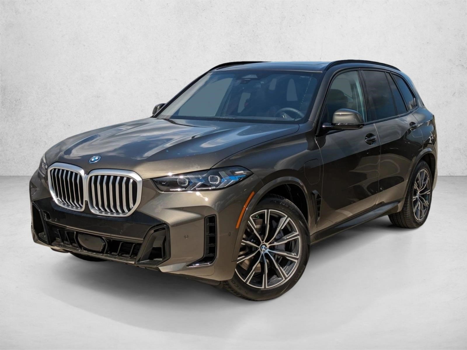 2026 BMW X5 xDrive50e's photo