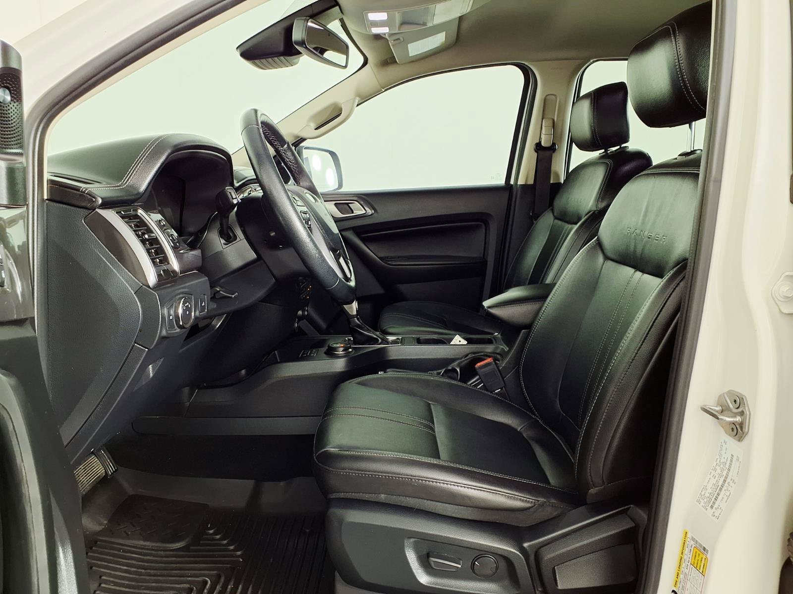 Used 2019 White Ford  image 17