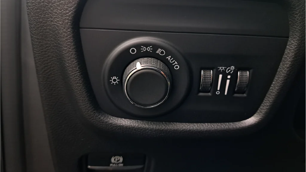 Used 2023 Black Jeep Laredo image 25