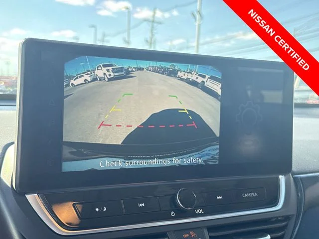 Used 2024 Red Nissan 2.5 SR image 17