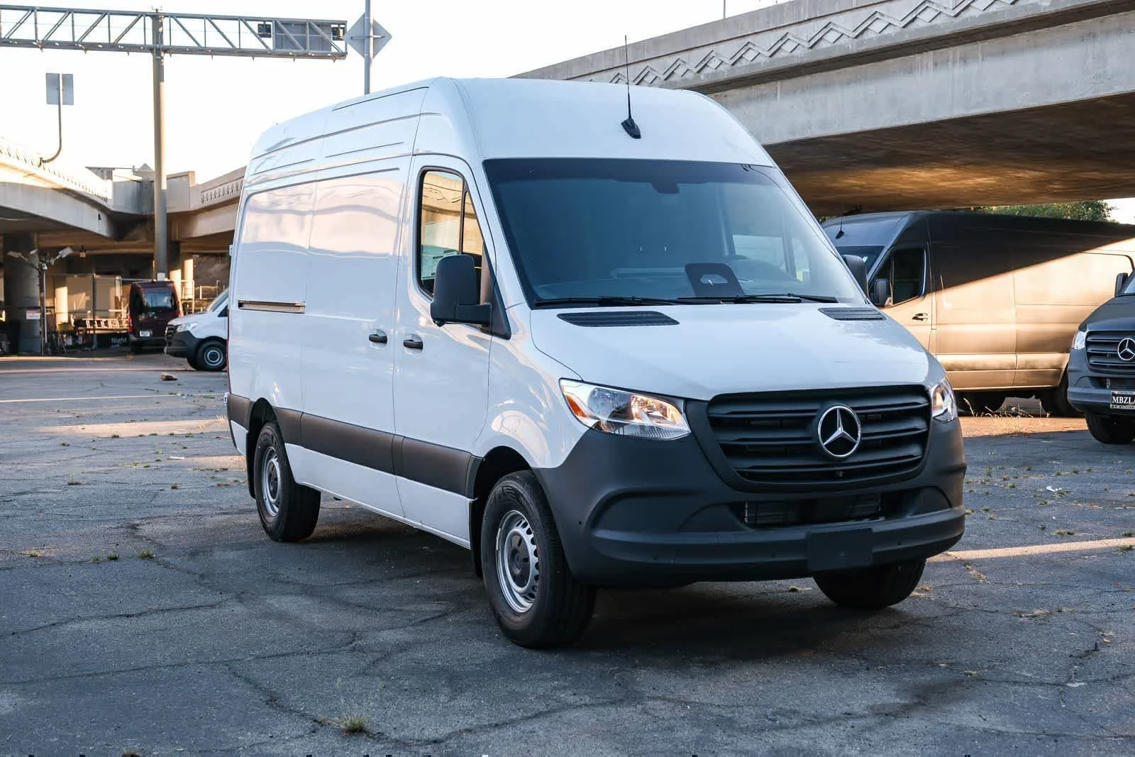 New 2026 Arctic White Mercedes-Benz Cargo 144WB High Roof RWD 2.0L I4 Diesel Turbo HO image 3