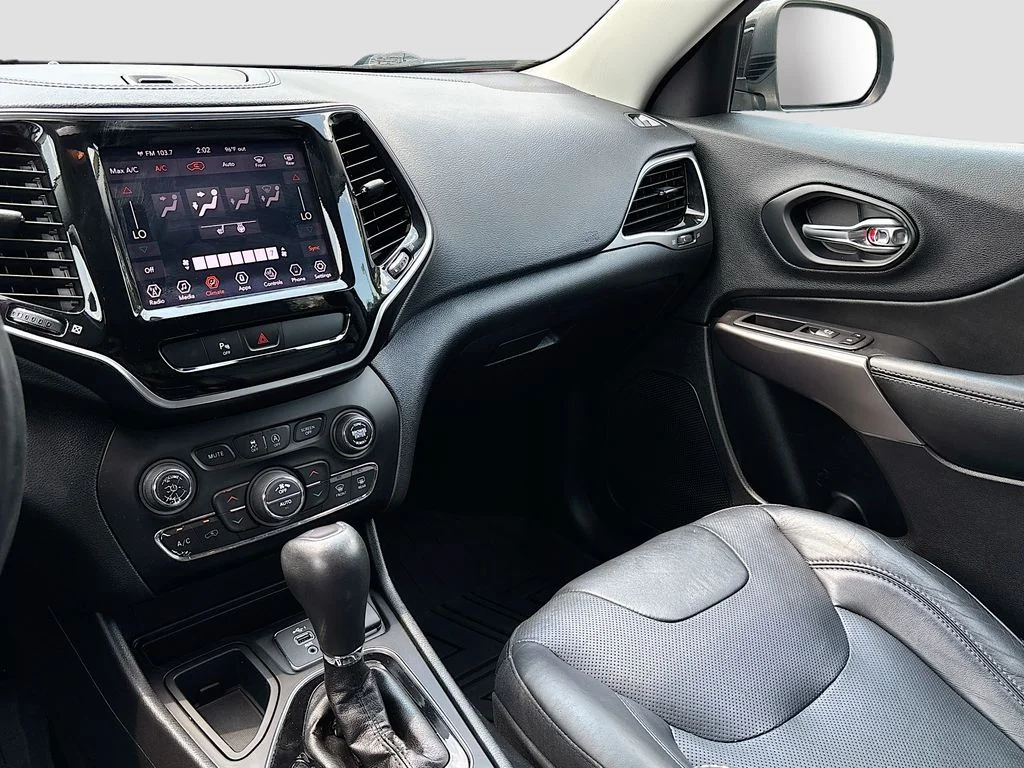 Used 2020 Diamond Black Jeep Limited image 20