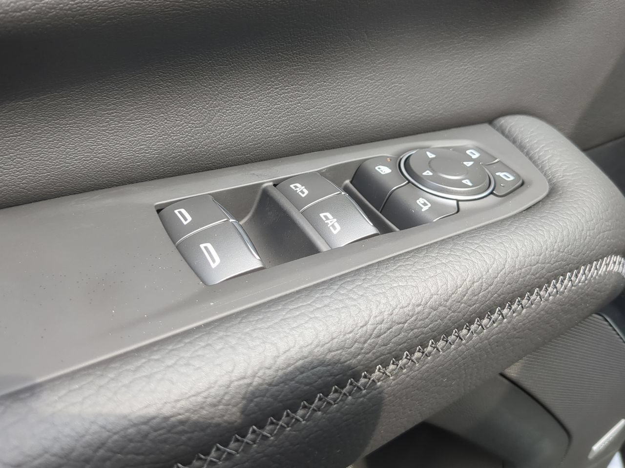 2026 GMC Yukon XL Denali - Photo 24