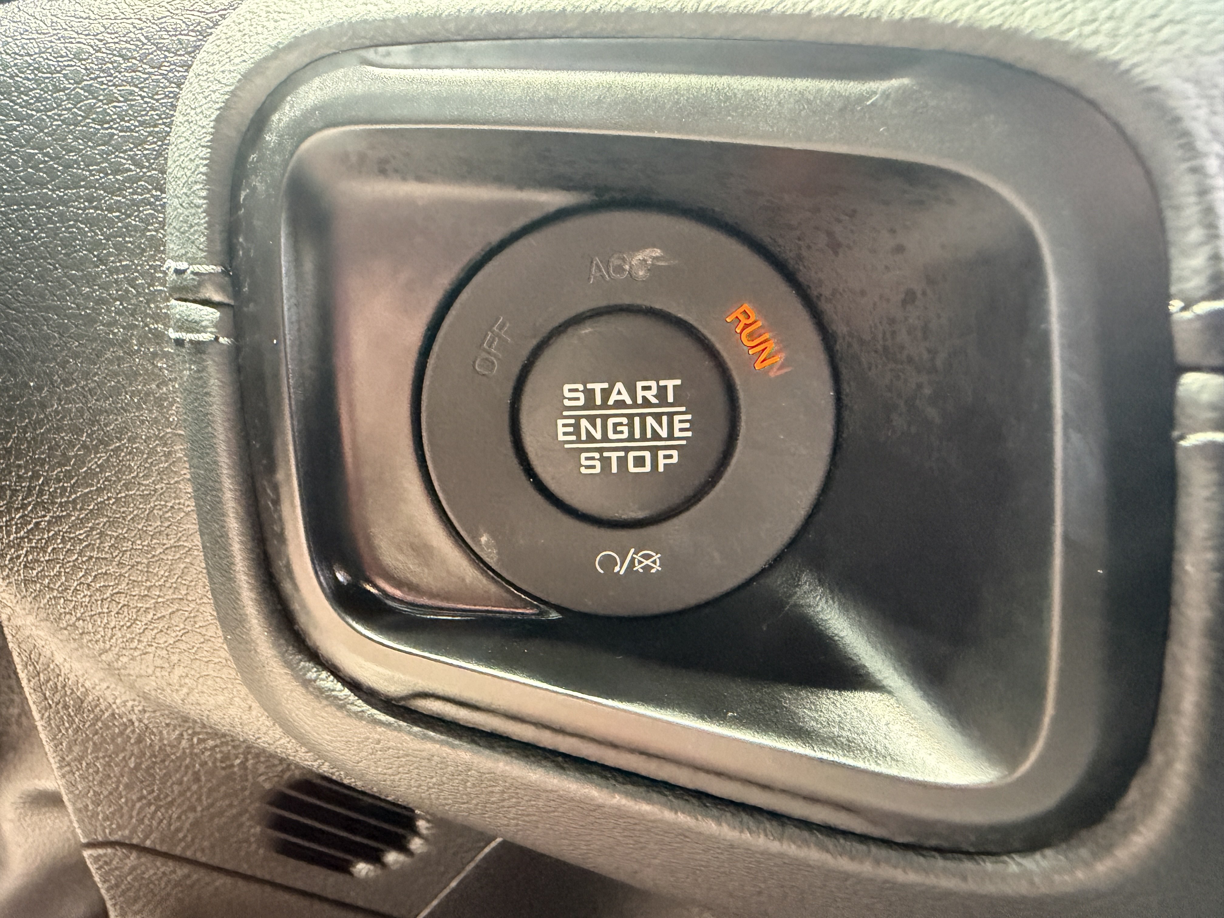 Used 2024 Bikini Pearl Coat Jeep Rubicon image 47
