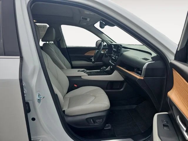 Used 2025 Beige Toyota Platinum image 13