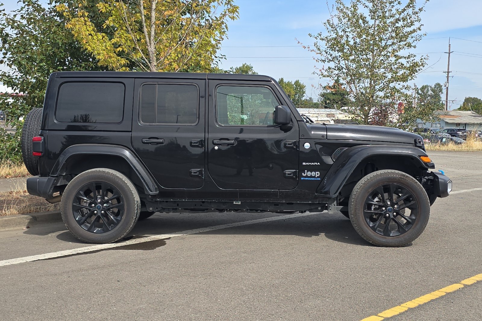 Used 2024 Black Clearcoat Jeep Sahara image 3