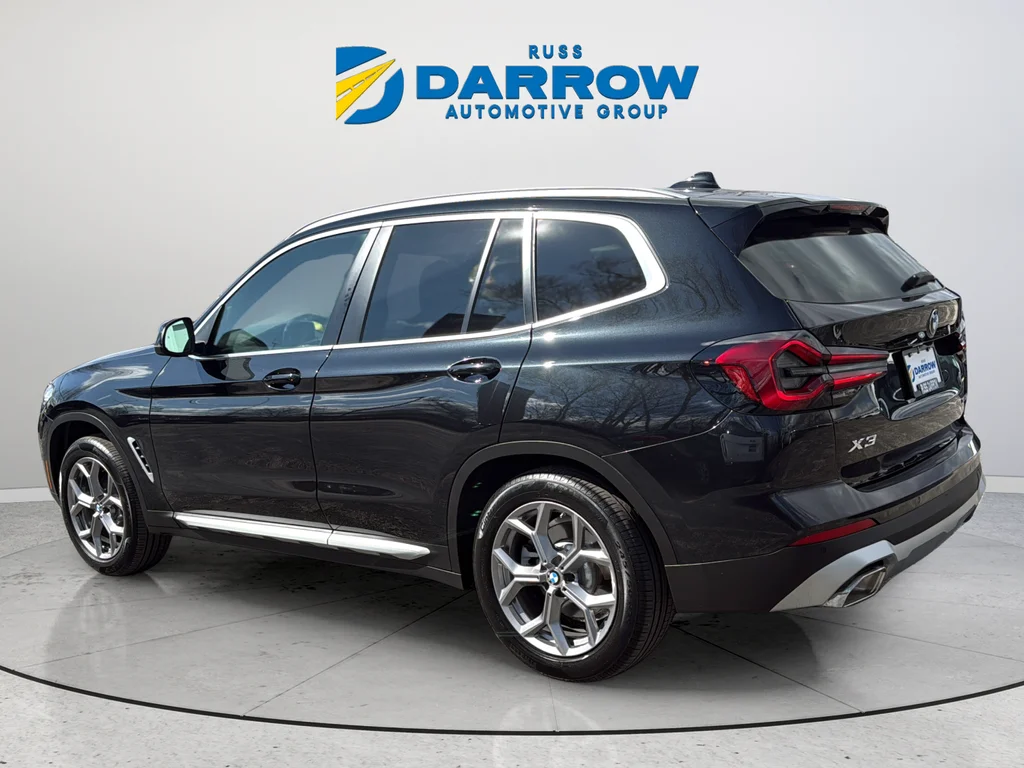 Used 2023 Black BMW xDrive30i image 3