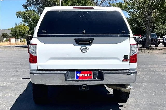 Used 2017 Glacier White Nissan SV image 4