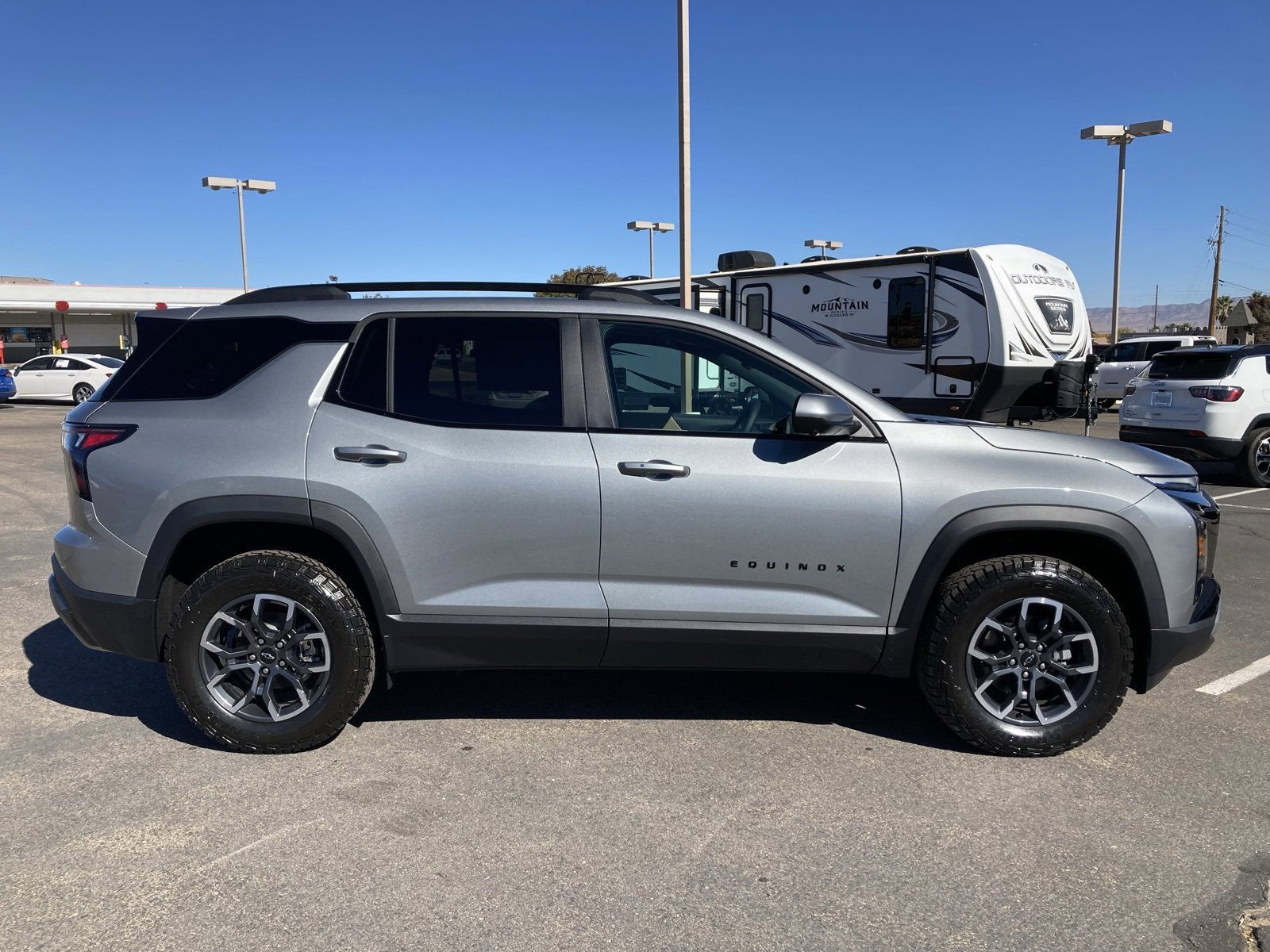 2026 Chevrolet Equinox ACTIV photo 4