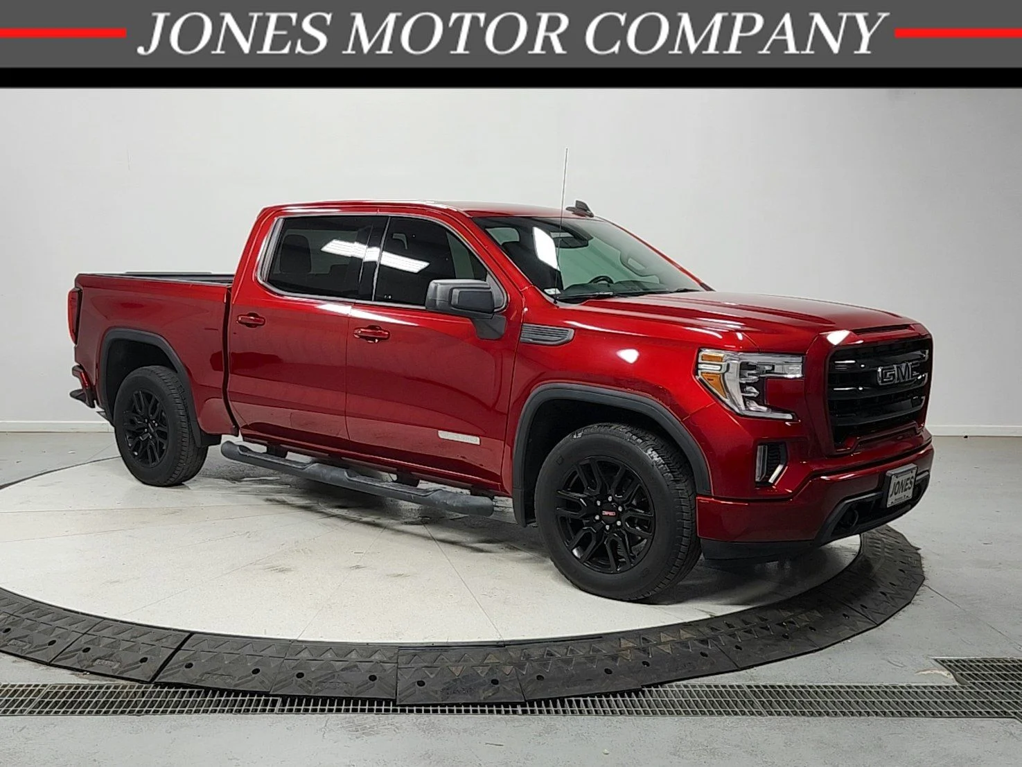Used 2021 Red GMC Elevation image 1
