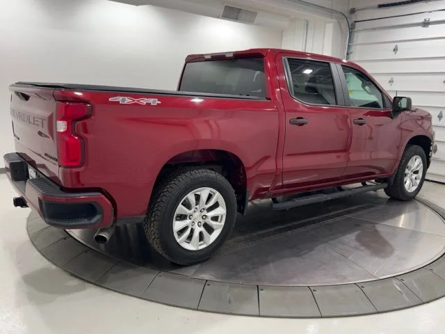 Used 2020 Red Chevrolet Custom image 3