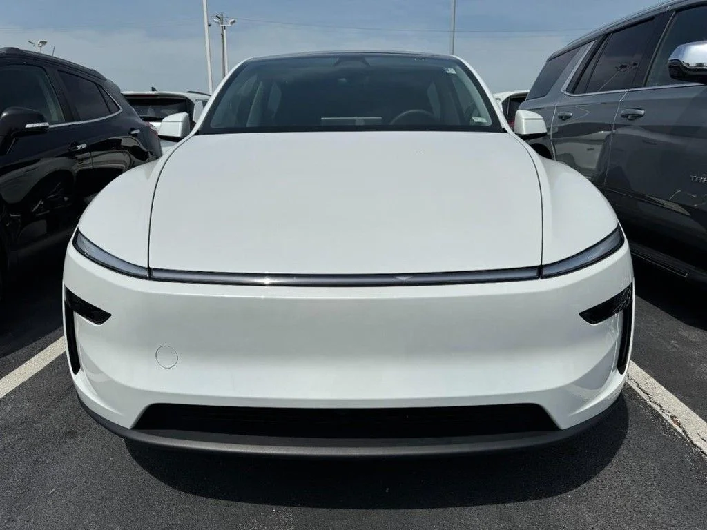 Used 2026 Tesla Model Y Long Range with VIN 7SAYGDEE4TF335345 for sale in St. Peters, MO
