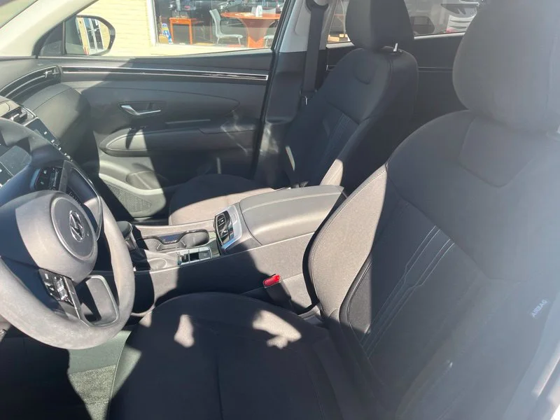 Used 2023 White Hyundai SEL image 9