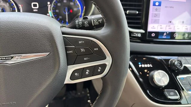 Used 2024 White Chrysler Touring L image 23