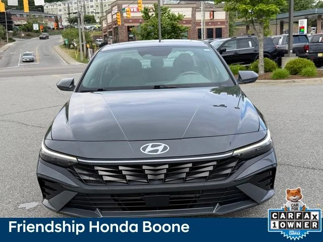 Used 2024 Gray Hyundai SEL image 3