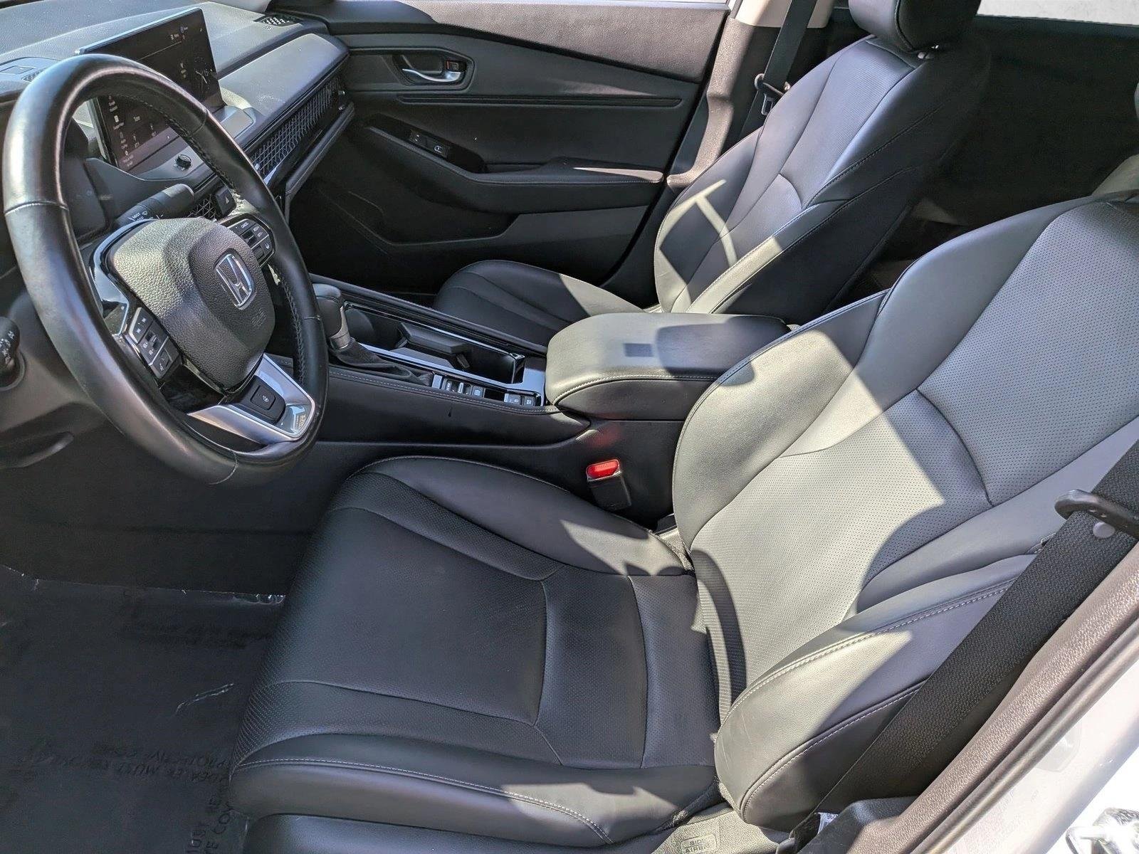 Used 2025  Honda Touring image 17
