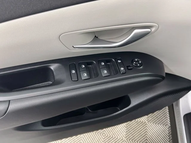 Used 2023 Silver Hyundai SEL image 13