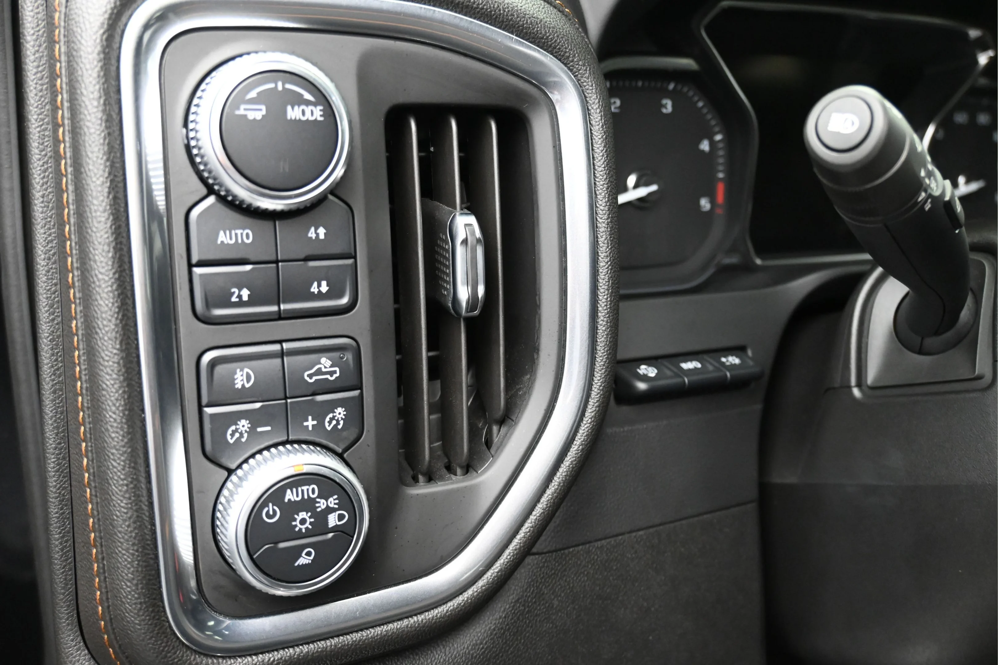 Used 2020 Onyx Black GMC AT4 image 16